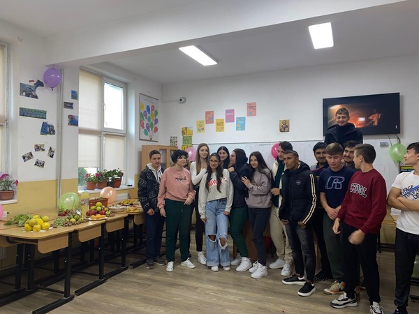 Cu mic, cu mare, vă invităm la ,,Târgul de toamnă"