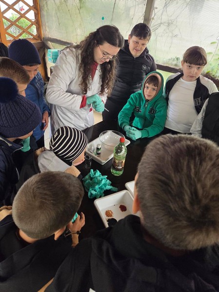 Caravana „Haihui VerZui”, un proiect inovator organizat de EFdeN, alături de partenerii Romcim, Mercedes-Benz și Blue River.